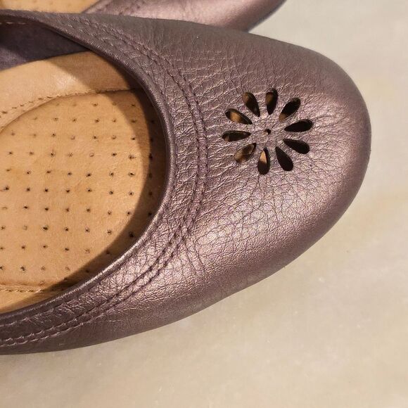 Acorn Eyelet Pinwheel Purple Leather Ballet Flats 8 - Picture 4 of 8